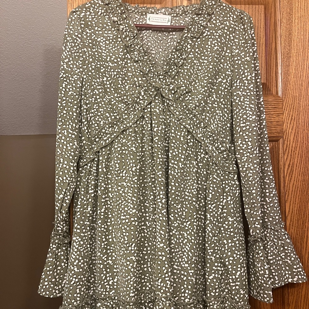 Green and white dress M from loveriche